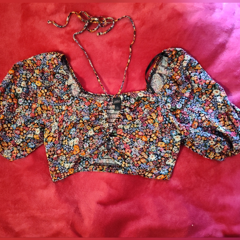 Wild Fable Balloon Sleeve Cropped Top – Size Medium– Floral Print